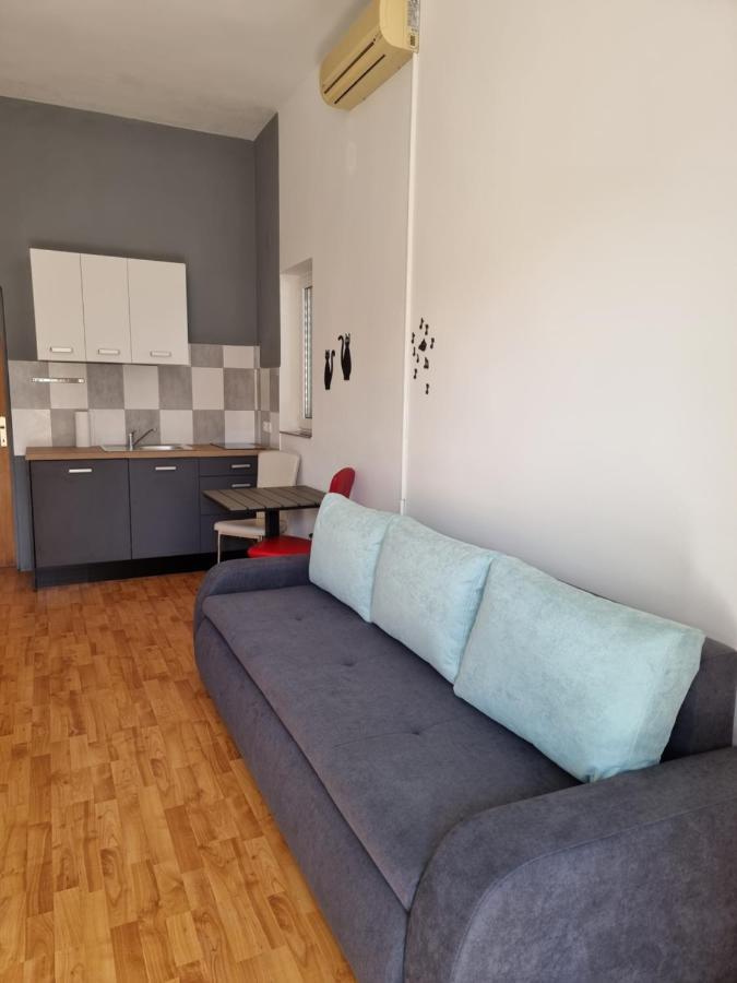 Frida Apartment พูลา ภายนอก รูปภาพ